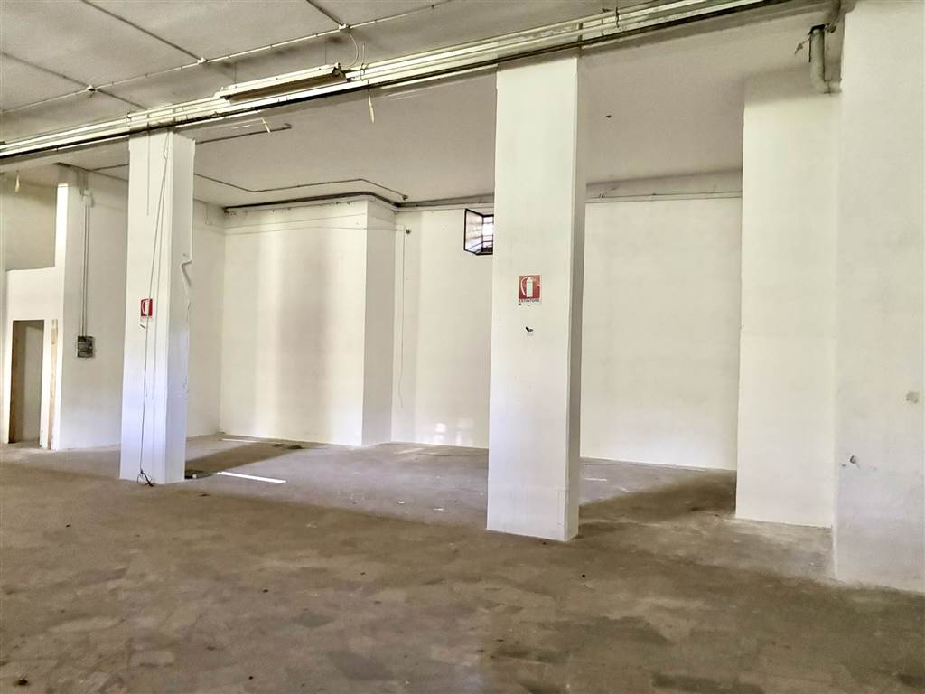 negozio in vendita ad Atripalda