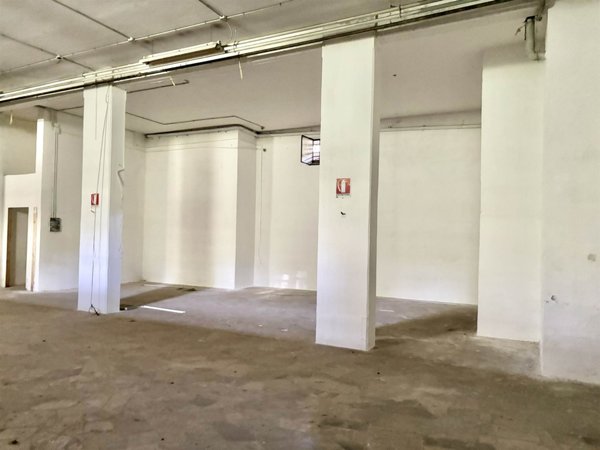 negozio in vendita ad Atripalda