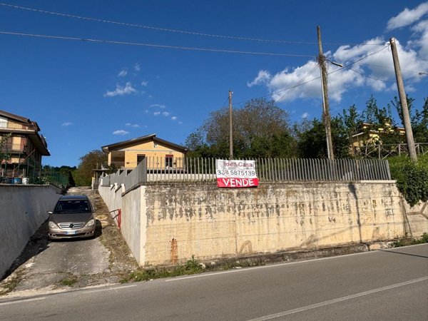 casa indipendente in vendita ad Atripalda