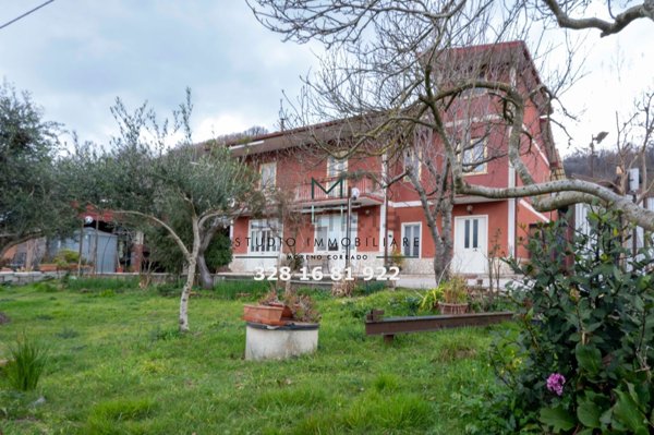 casa indipendente in vendita ad Atripalda