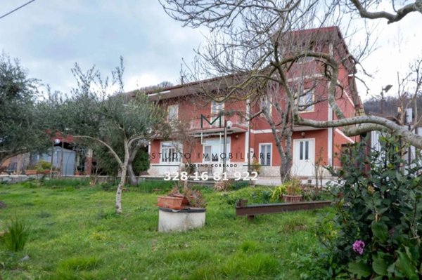 casa indipendente in vendita ad Atripalda