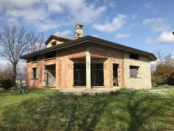 casa indipendente in vendita ad Atripalda