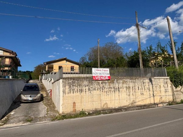 casa indipendente in vendita ad Atripalda