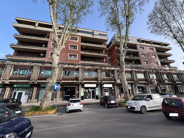 locale commerciale in vendita ad Atripalda