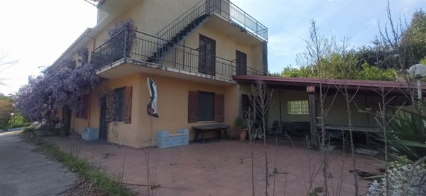 casa indipendente in vendita ad Atripalda