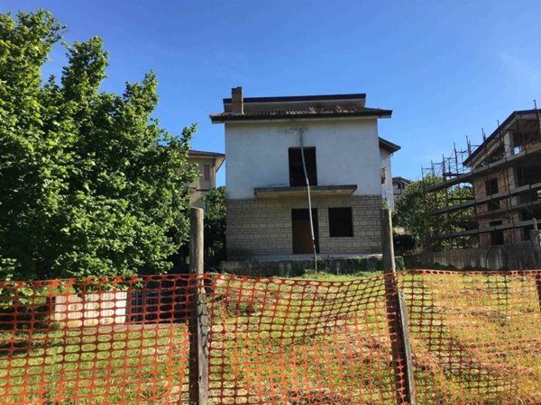 casa indipendente in vendita ad Atripalda