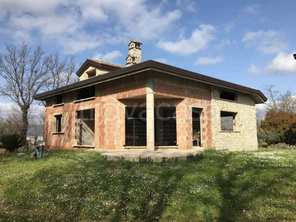 casa indipendente in vendita ad Atripalda