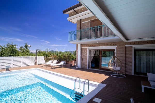 casa indipendente in vendita ad Atripalda