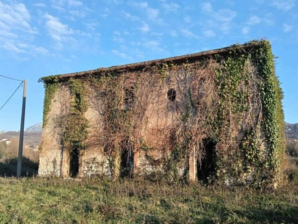 casa indipendente in vendita ad Atripalda