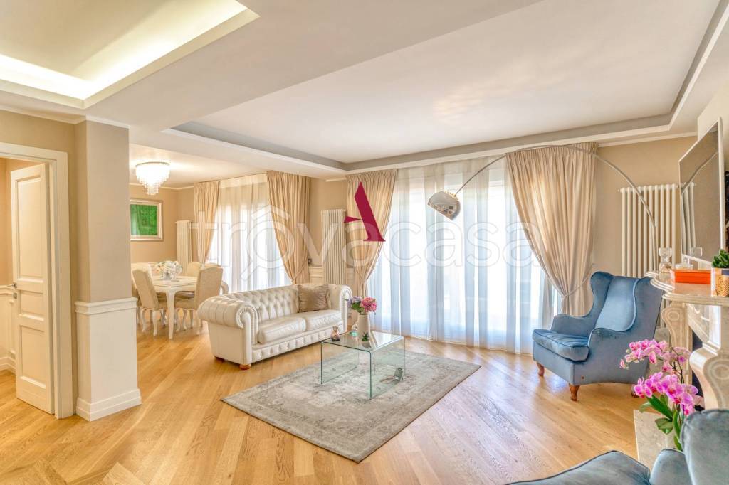casa indipendente in vendita ad Atripalda