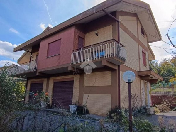 casa indipendente in vendita ad Atripalda