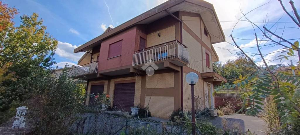 casa indipendente in vendita ad Atripalda