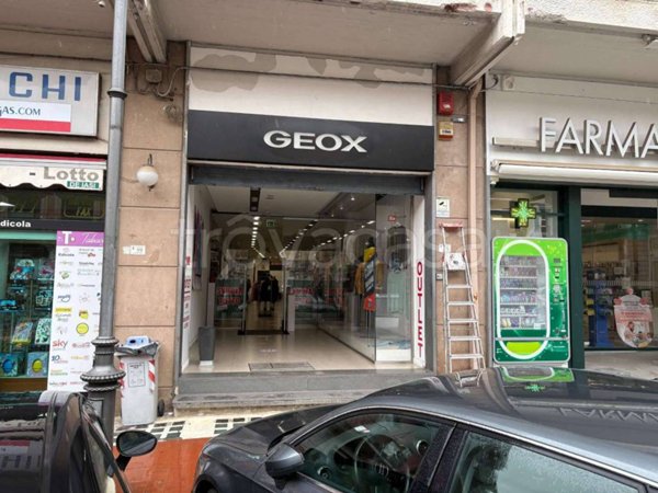 negozio in vendita ad Atripalda
