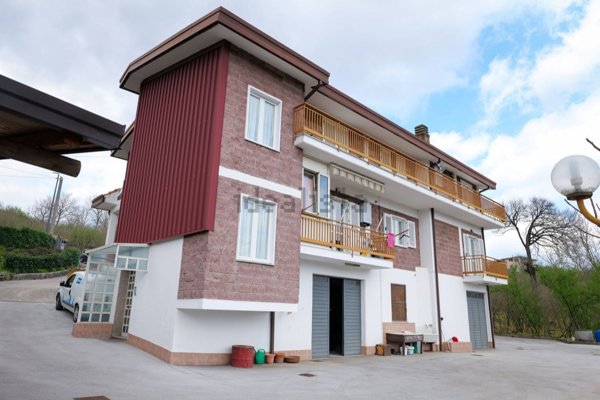 casa indipendente in vendita ad Atripalda