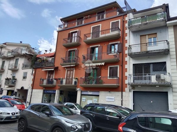 locale commerciale in vendita ad Atripalda