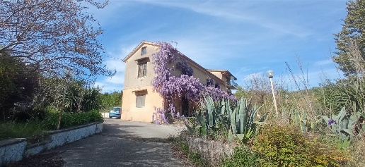 casa indipendente in vendita ad Atripalda