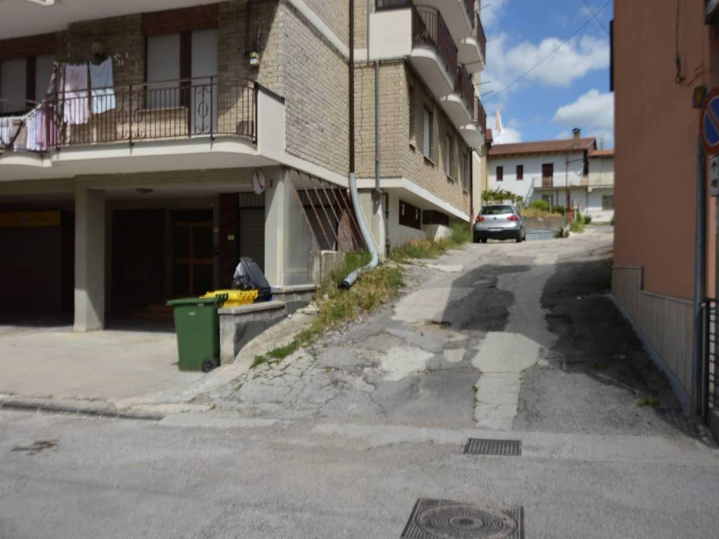 locale commerciale in vendita ad Atripalda