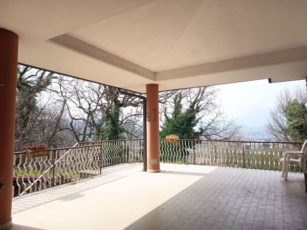 casa indipendente in vendita ad Atripalda