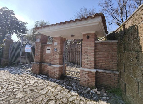 casa indipendente in vendita ad Atripalda