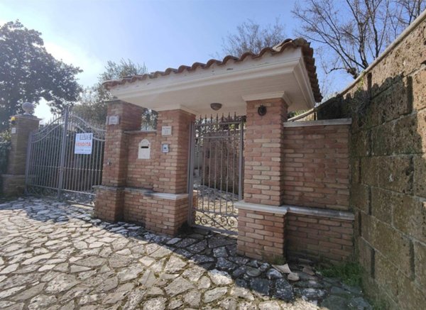 casa indipendente in vendita ad Atripalda