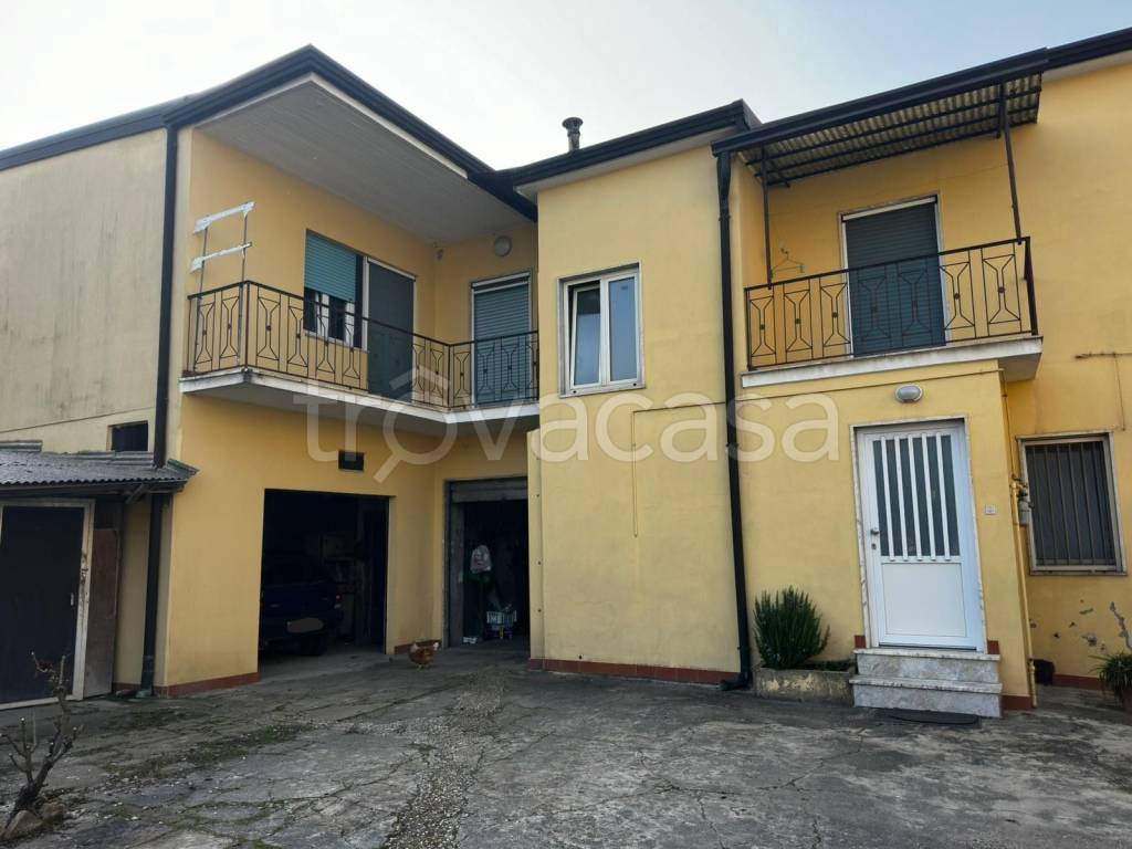 casa indipendente in vendita ad Atripalda