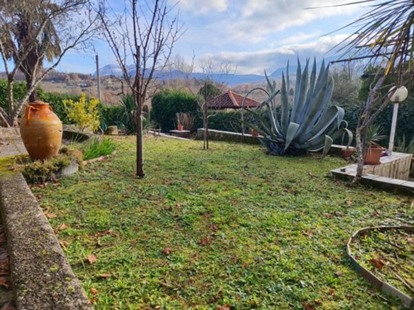 casa indipendente in vendita ad Atripalda