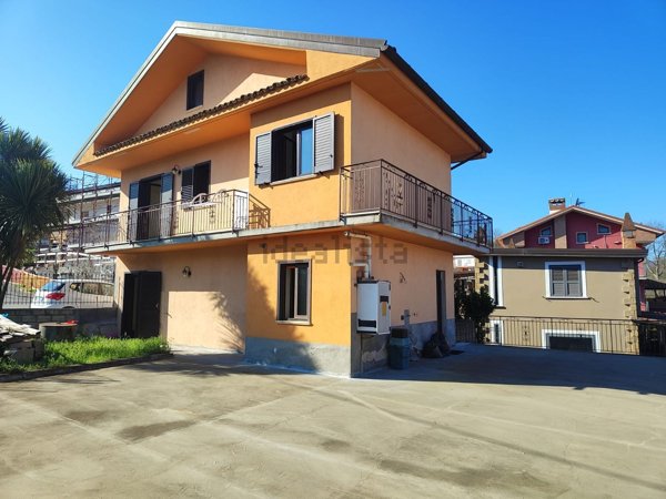 casa indipendente in vendita ad Atripalda