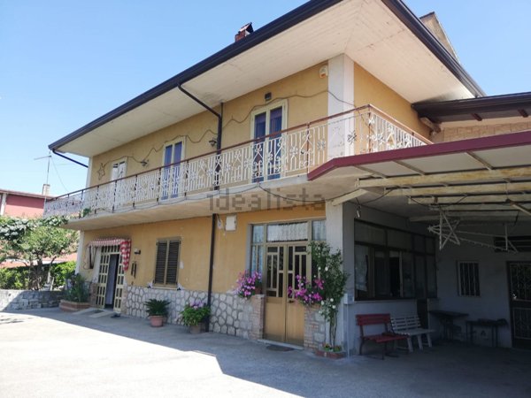 casa indipendente in vendita ad Atripalda