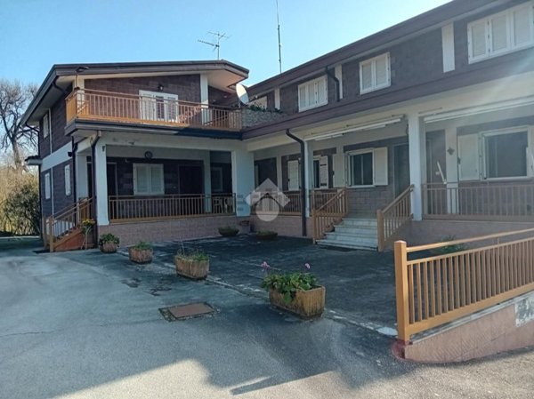 casa indipendente in vendita ad Atripalda