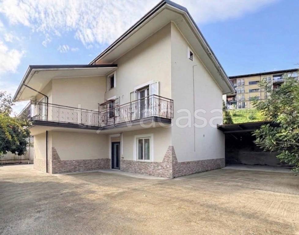 casa indipendente in vendita ad Atripalda