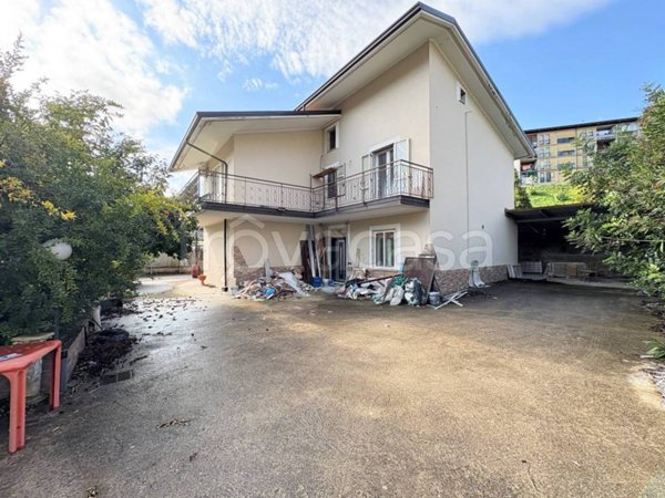 casa indipendente in vendita ad Atripalda