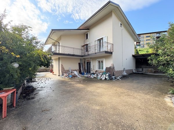 casa indipendente in vendita ad Atripalda