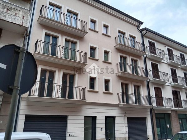 locale commerciale in vendita ad Atripalda