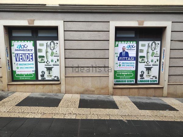 locale commerciale in vendita ad Atripalda