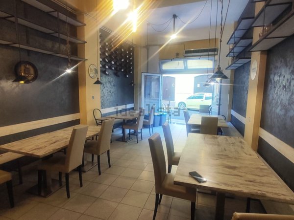 locale commerciale in vendita ad Atripalda