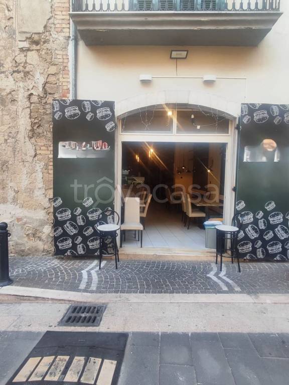 locale commerciale in vendita ad Atripalda