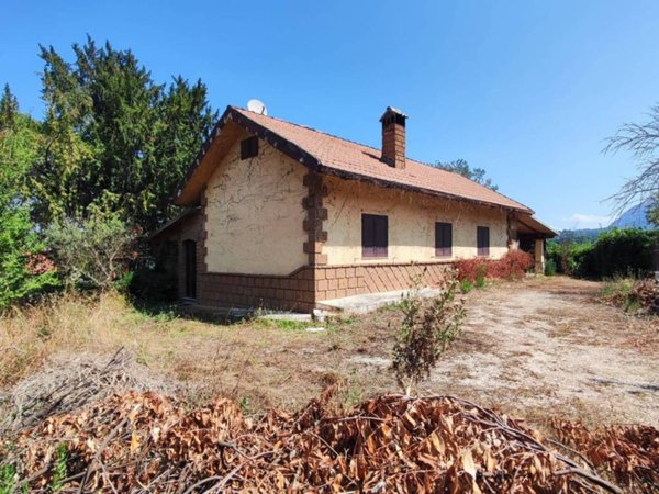 casa indipendente in vendita ad Atripalda
