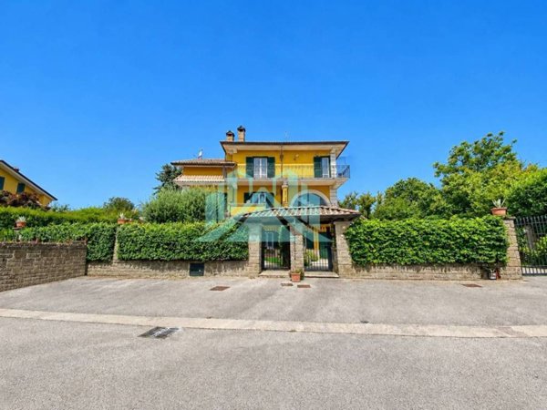 casa indipendente in vendita ad Atripalda