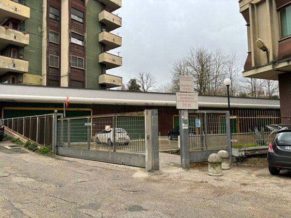box auto in vendita ad Atripalda
