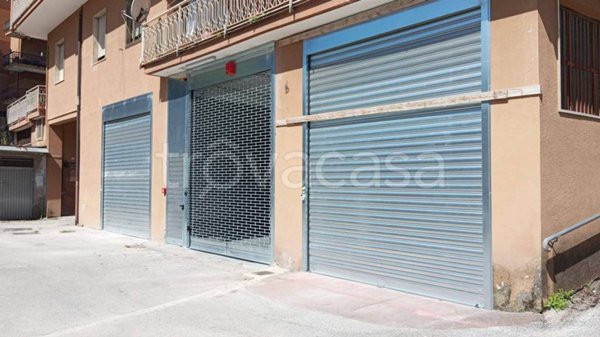 box auto in vendita ad Atripalda