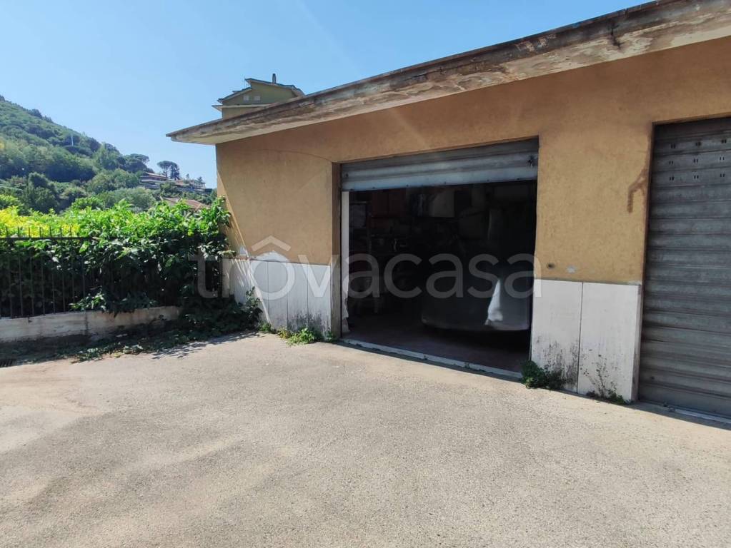 box auto in vendita ad Atripalda