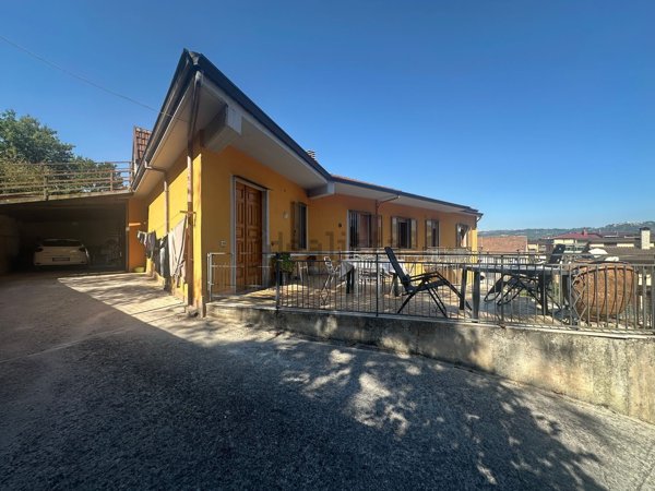 casa indipendente in vendita ad Atripalda
