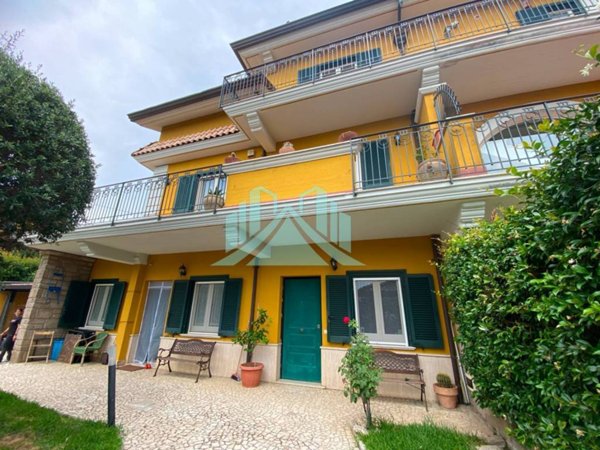 casa indipendente in vendita ad Atripalda
