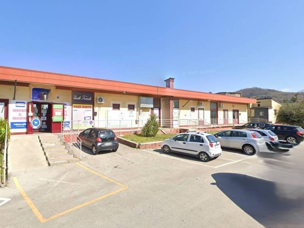negozio in vendita ad Atripalda