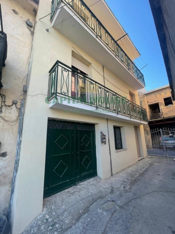 casa semindipendente in vendita ad Avella