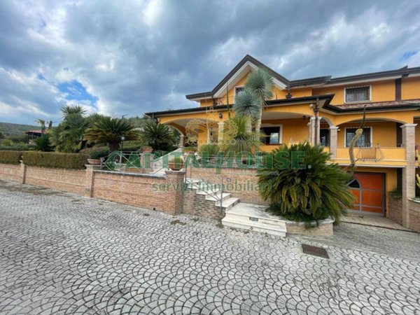 casa indipendente in vendita ad Avella