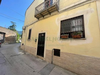 appartamento in vendita ad Avella