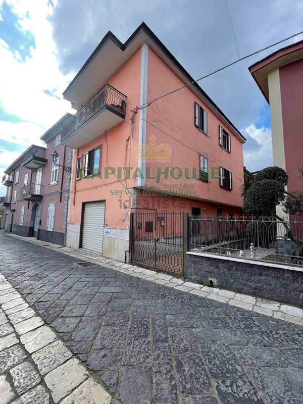 casa indipendente in vendita ad Avella