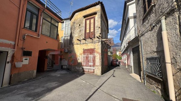 casa indipendente in vendita ad Avella