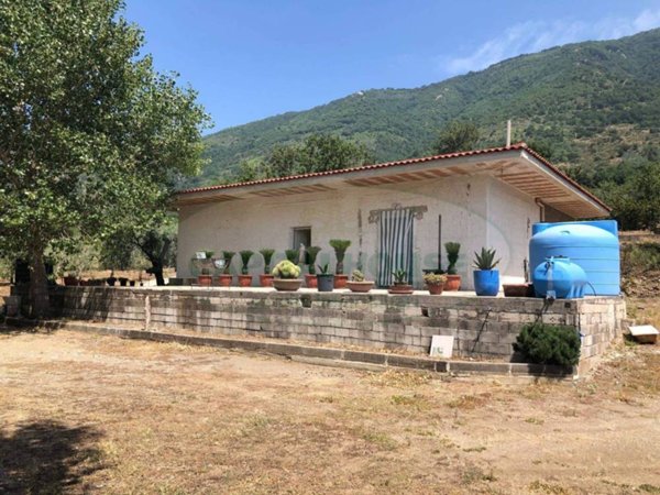 casa indipendente in vendita ad Avella